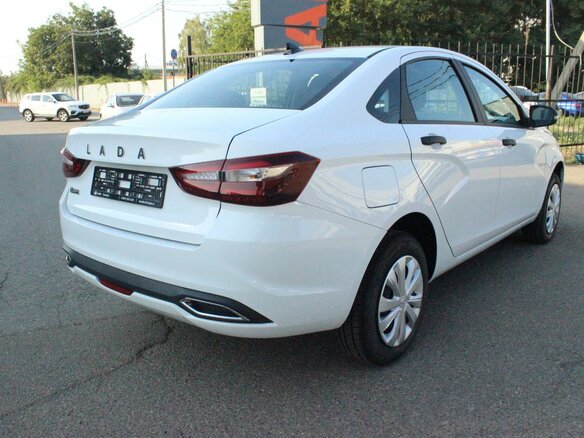 2026 Lada (ВАЗ) Vesta I Рестайлинг (NG), белый, 1581000 рублей - вид 3