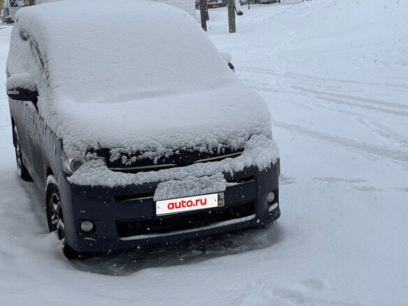2011 Toyota Voxy II (R70) Рестайлинг, фиолетовый, 1850000 рублей - вид 7