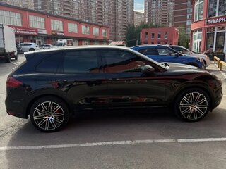 2011 Porsche Cayenne Turbo II (958), пурпурный, 1700000 рублей, вид 2
