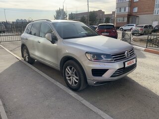 2015 Volkswagen Touareg II Рестайлинг, серебристый, 2980000 рублей, вид 4