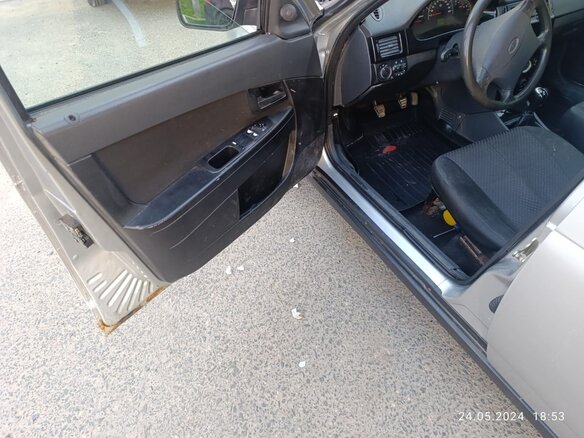2011 Lada (ВАЗ) Priora I, серебристый, 250000 рублей - вид 22