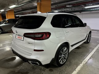 2019 BMW X5 30d IV (G05/G18), белый, 6690000 рублей, вид 3