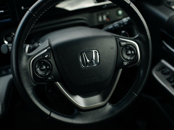 2018 Honda Stepwgn Spada V Рестайлинг, белый, 2799999 рублей - вид 19