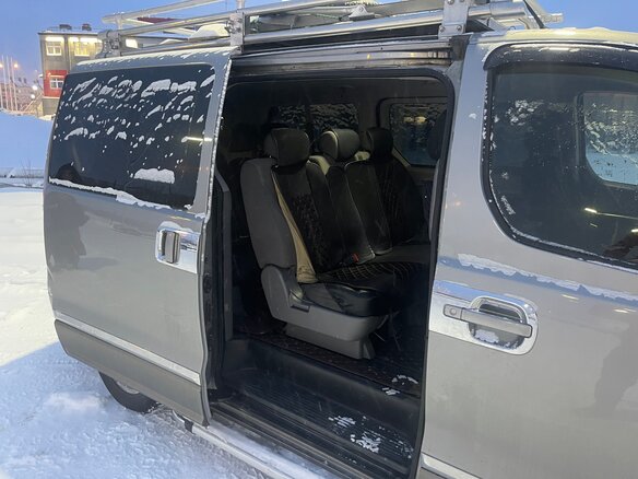2011 Hyundai H-1 II, серебристый - вид 9