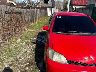 1999 Toyota Platz, красный, 205000 рублей, вид 2
