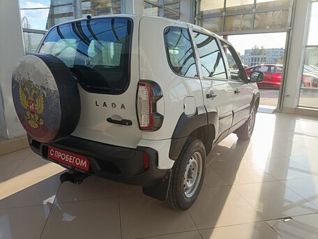 2024 Lada (ВАЗ) Niva Travel I, белый, 998000 рублей, вид 3