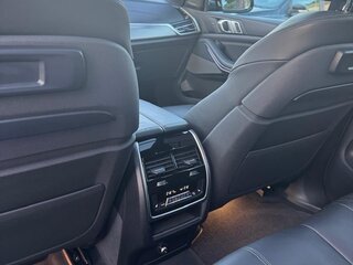 2019 BMW X5 50i IV (G05/G18), чёрный, 7200000 рублей, вид 5