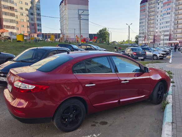 2012 Renault Fluence I, красный, 820000 рублей - вид 2