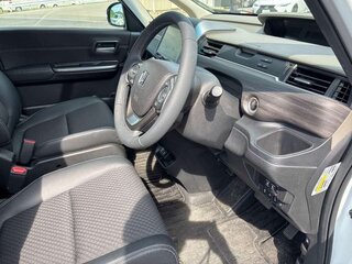 2023 Honda Freed II Рестайлинг, белый, 1300000 рублей, вид 5