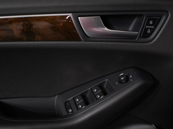 2011 Audi Q5 I (8R), красный - вид 17