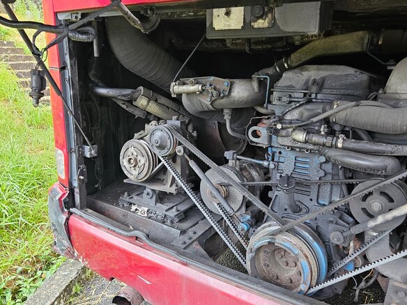 2010 Kia Granbird, красный, 850000 рублей - вид 6