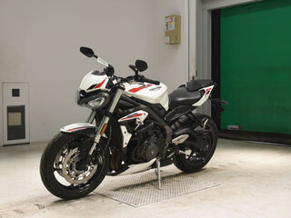 2020 Triumph Street Triple, белый, 800000 рублей, вид 4