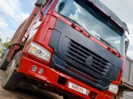 2011 Sinotruk Howo HW76, красный, 1100000 рублей, вид 2