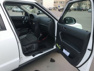 2015 Skoda Yeti I Рестайлинг, белый, 850000 рублей, вид 4