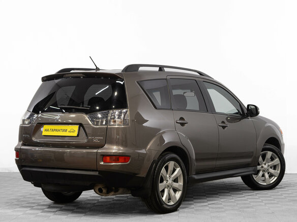 2011 Mitsubishi Outlander II Рестайлинг, коричневый - вид 3