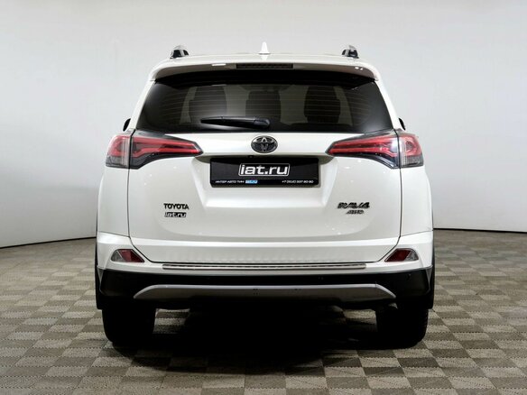 2017 Toyota RAV4 IV (XA40) Рестайлинг, белый - вид 5