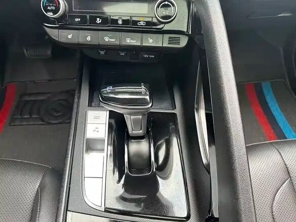 2023 Hyundai Elantra VII (CN7) Рестайлинг, белый - вид 13