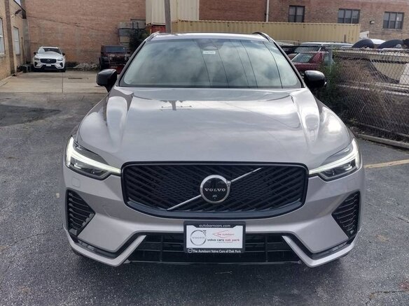 2026 Volvo XC60 II Рестайлинг 2, серебристый, 6992374 рублей - вид 16