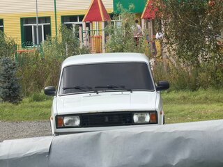 2010 Lada (ВАЗ) 2105, белый, 155000 рублей, вид 1