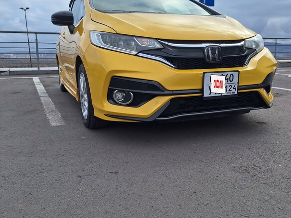 2018 Honda Fit III Рестайлинг, жёлтый, 1450000 рублей - вид 1