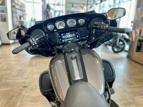 2023 Harley-Davidson Ultra Limited, серый, 3990000 рублей - вид 9
