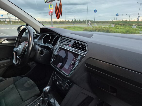 2019 Volkswagen Tiguan II, белый, 2390000 рублей - вид 6