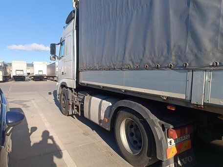 2011 Volvo FH, белый, 2750000 рублей, вид 4