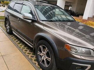 2014 Volvo XC70 II Рестайлинг, коричневый, 2000000 рублей, вид 1
