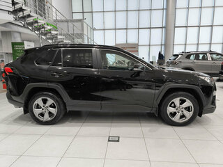 2020 Toyota RAV4 V (XA50), чёрный, 2550000 рублей, вид 4