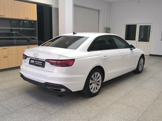 2020 Audi A4 35 TFSI V (B9) Рестайлинг, белый, 2650000 рублей, вид 2