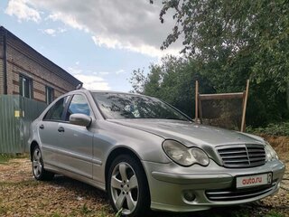 2006 Mercedes-Benz C-Класс 200 II (W203) Рестайлинг, серебристый, 750000 рублей, вид 3