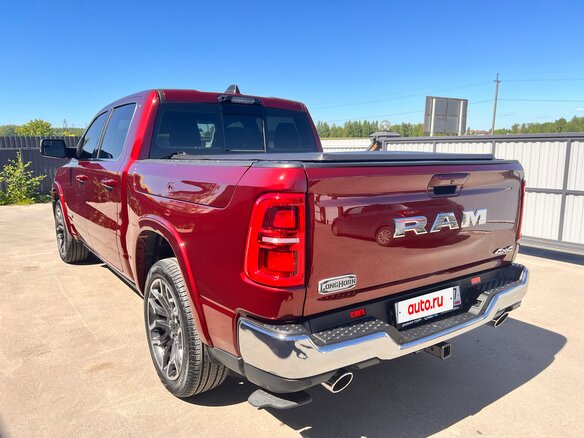 2025 Ram 1500 Crew Cab V Рестайлинг, красный, 11200000 рублей - вид 5