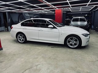 2016 BMW 3 серии 320i xDrive VI (F3x) Рестайлинг, белый, 2300000 рублей, вид 3