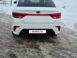 2020 Kia Rio IV, белый, 1300000 рублей, вид 3