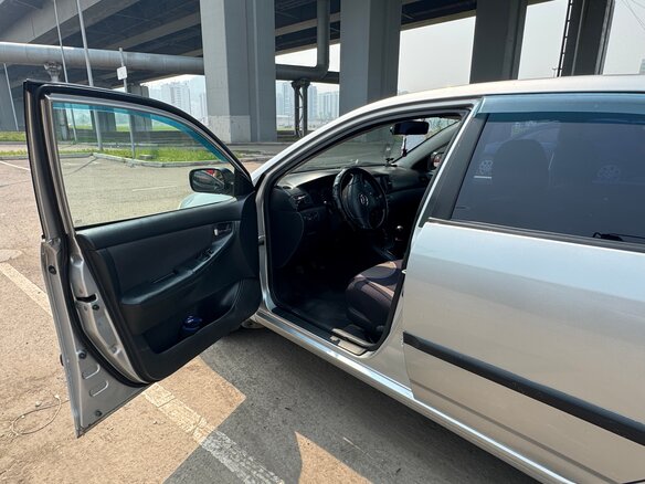2004 Toyota Corolla IX (E120, E130), серебристый, 510000 рублей - вид 9