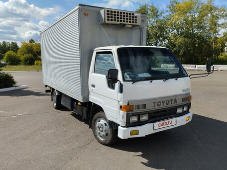 1993 Toyota Toyoace, белый, 860000 рублей, вид 1