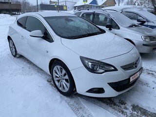 2013 Opel Astra GTC J Рестайлинг, белый, 930000 рублей, вид 4