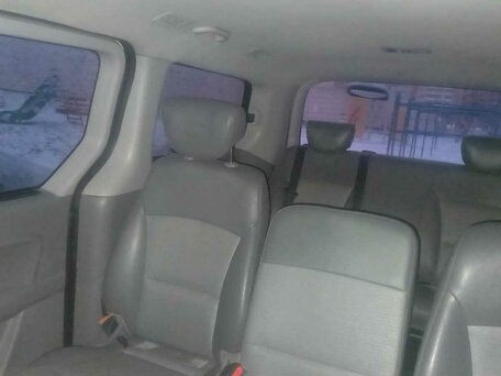 2011 Hyundai Grand Starex, серый, 1300000 рублей, вид 3