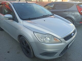 2009 Ford Focus II Рестайлинг, серебристый, 520000 рублей, вид 5