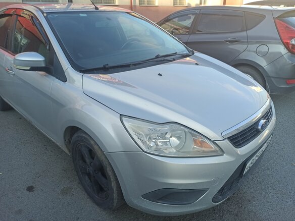 2009 Ford Focus II Рестайлинг, серебристый, 520000 рублей - вид 4