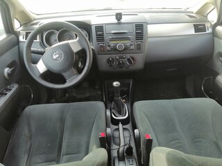 2013 Nissan Tiida I Рестайлинг, чёрный, 790000 рублей, вид 1