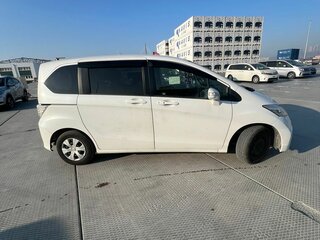 2012 Honda Freed I Рестайлинг, белый, 1270000 рублей, вид 5