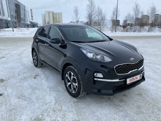 2021 Kia Sportage IV Рестайлинг, чёрный, 3000000 рублей, вид 3