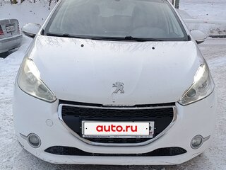 2013 Peugeot 208 I, белый, 530000 рублей, вид 2