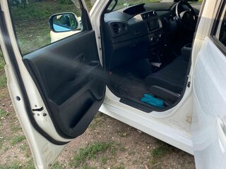 2006 Toyota bB II, белый, 500000 рублей, вид 4