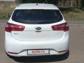 2015 Kia Rio 6-speed III, белый, 1050000 рублей, вид 5