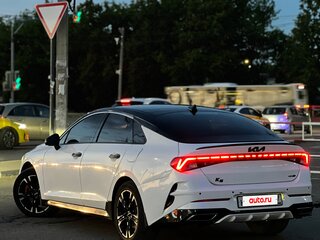 2021 Kia K5 III, белый, 1600000 рублей, вид 2