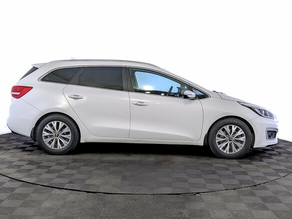 2018 Kia Ceed II Рестайлинг, белый - вид 3