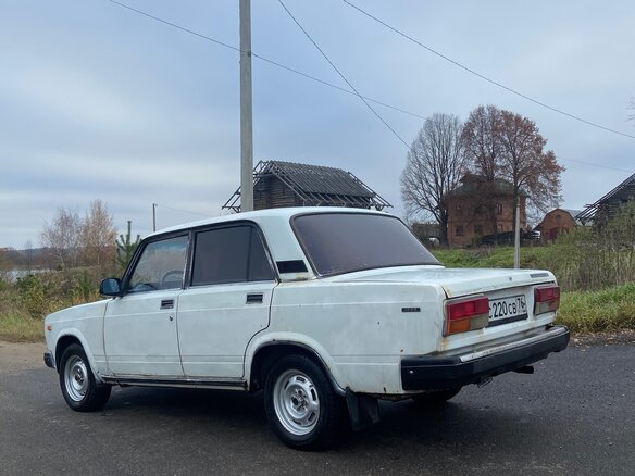 2002 Lada (ВАЗ) 2107, белый, 65000 рублей - вид 8