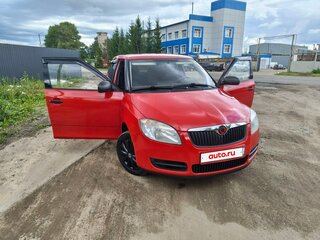 2010 Skoda Fabia II, красный, 395000 рублей, вид 4